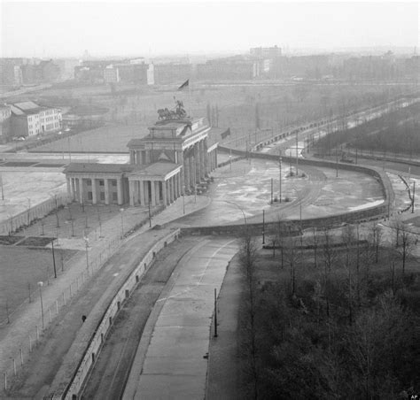 Así ha cambiado Berlín 25 años después de la caída del ...
