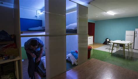 Así son los pisos colmena de Barcelona | Cataluña | EL PAÍS
