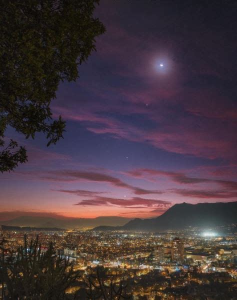 Astrónomo captura impactantes imágenes del cielo en Chile | Tele 13