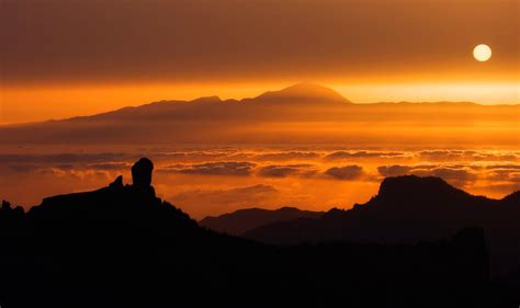 Atardecer con calima, con el Roque Nublo y el Teide | Flickr