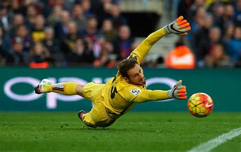 Atletico Madrid extend contract of goalkeeper Oblak
