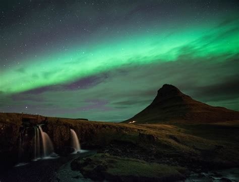 Auroras boreales captadas sobre Grundarfjörður, Islandia ...