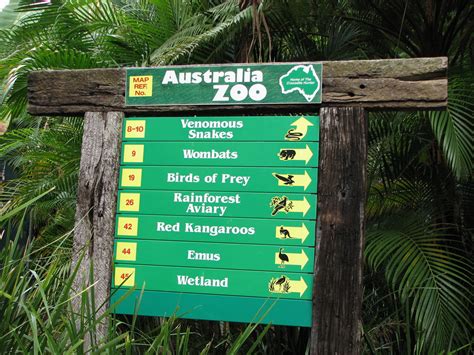 Australia Zoo 2007   Signpost example   ZooChat