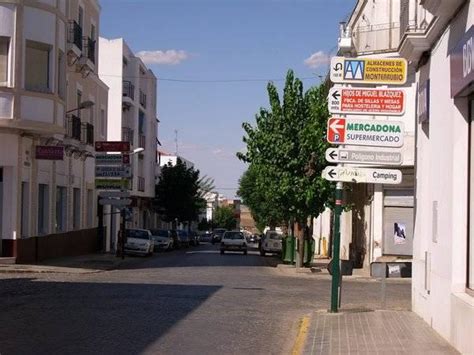 Avenida Extremadura, AZUAGA Badajoz