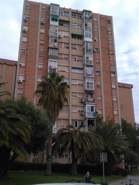 Avenida Salvador Allende, 49, Cornellà de Llobregat ...