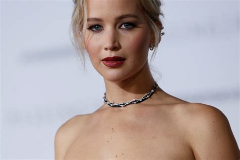 Avião privado de Jennifer Lawrence aterra de emergência e atriz não ...