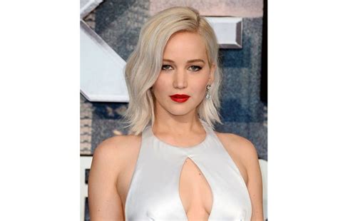 Avião privado de Jennifer Lawrence aterra de emergência e atriz não ...