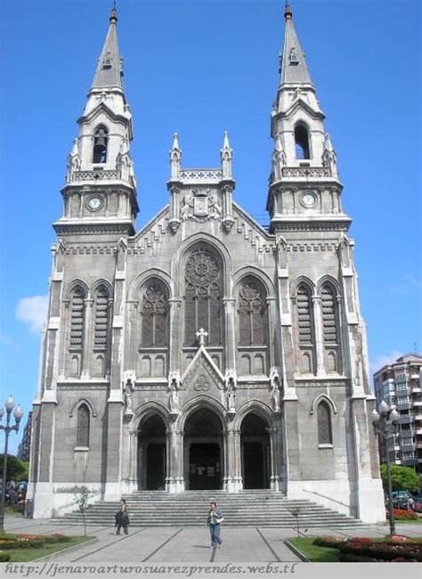 Avilés: Avilés Asturias Iglesia Santo Tomás de Canterbury