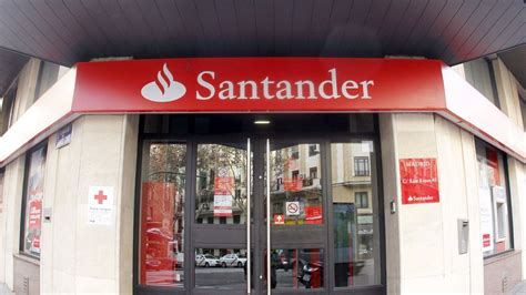 AXA, el nuevo casero del Santander, compra 400 oficinas ...