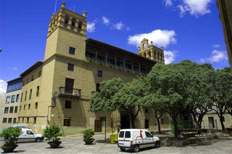 AYUNTAMIENTO   Monumental   Huesca Turismo