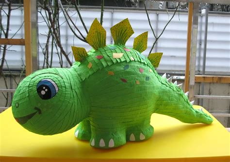 Baby Dinosaur Pinata | Artesanías navideñas, Piñata infantiles, Muñecos ...