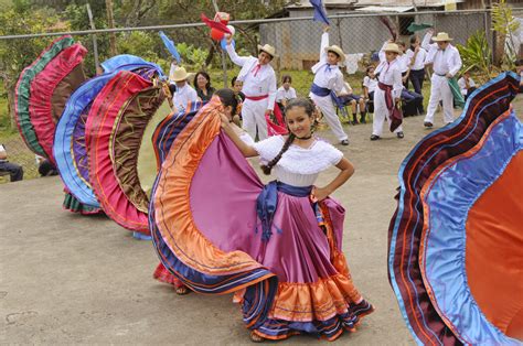 baile tipico | ALLEN IN COSTA RICA