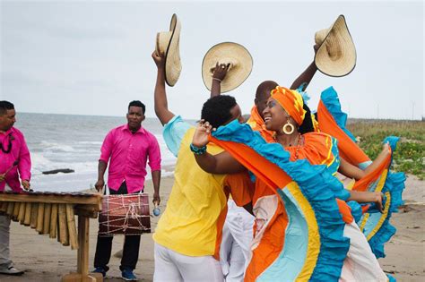 BAILES TÍPICOS DEL ECUADOR : Baile típico de la Costa La Marimba