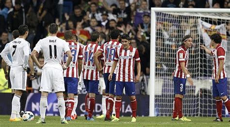 Bale te enseña a tirar una falta   MARCA.com