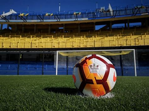 Balón Final Copa Libertadores 2018   Boca vs. River   CDC