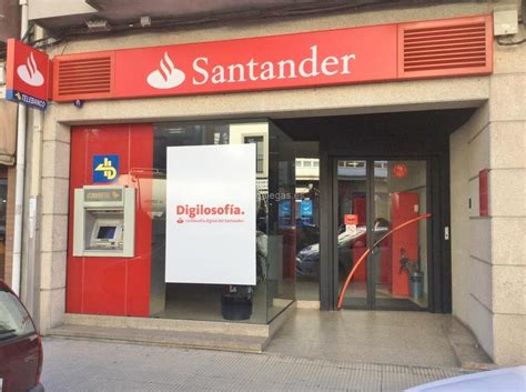 Banco Banco Santander en Melide  Alexandre Bóveda, 16
