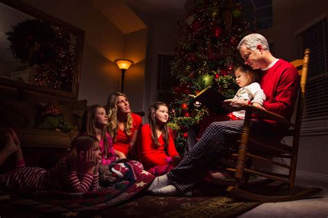 Banco de Imágenes Gratis: Familia feliz disfrutando la Navidad unidos ...