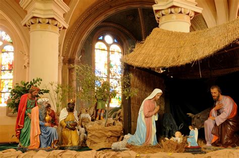 BANCO DE IMÁGENES GRATIS: La Sagrada Familia celebra el nacimiento del ...