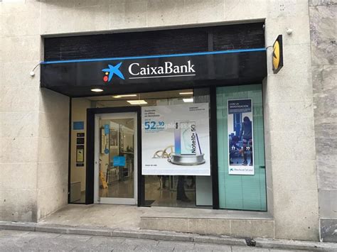 Banco La Caixa   Caixabank en Ferrol  Real, 152