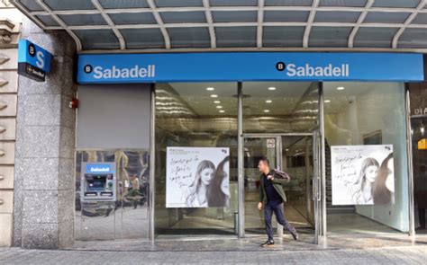 Banco Sabadell cerrará 53 sucursales este mes