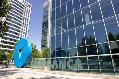 Banco Santander cambia su imagen por Corpbanca Colombia