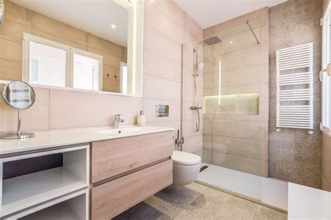 Baños de diseño Cuartos de baño modernos, de lujo, clásicos