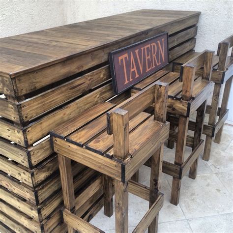 Bar con bancos Reciclapalets | Bares rusticos de madera ...