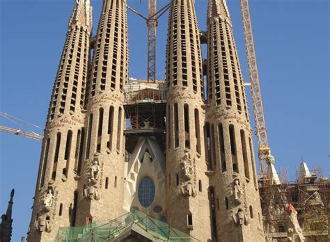 Barcelona Combo tour: Gaudi, The Sagrada Familia ...