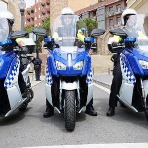 Barcelona dota con 30 motos eléctricas a la Guardia Urbana ...