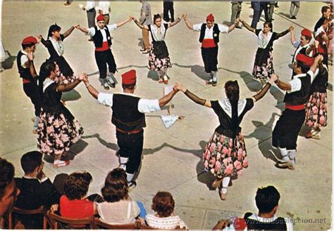 barcelona   la sardana   baile tipico   Comprar Postales de Cataluña en ...