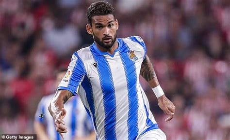 Barcelona refuse to give up on chase for Willian Jose ...