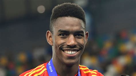 Barcelona sign Junior Firpo: Bl;augrana sign Real Betis ...