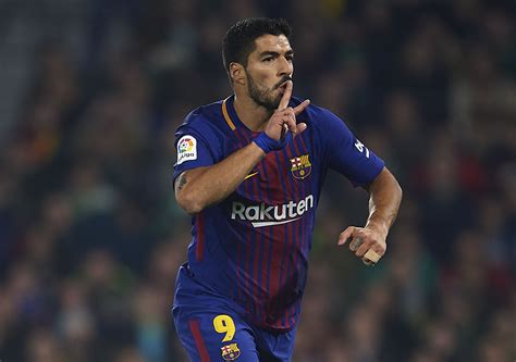 Barcelona summer transfer plans : The future of Luis Suárez