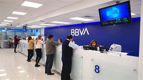 BBVA reduce en 50% número de colaboradores de oficinas ...