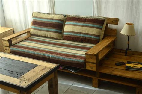 Beautiful Pallet Sofa with Coffee Table | 99 Pallets