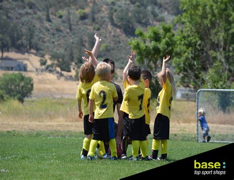 Beneficios de jugar a fútbol en niños y adolescentes ...
