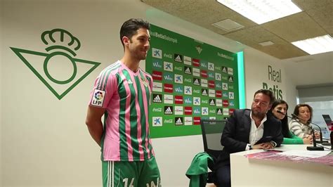 Betis: El Betis jugará de verde y... rosa ante el Granada ...
