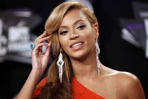 Beyonce canta música cristiana en los Grammy