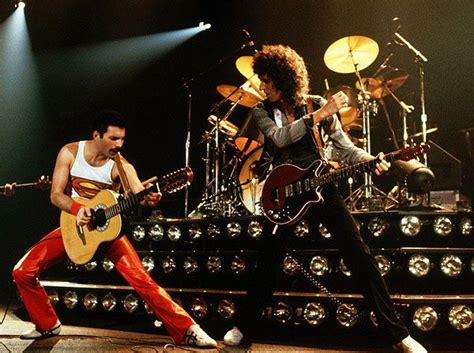 Biografia de Freddie Mercury | Freddie mercury, Queen ...
