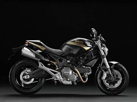 Black Rider: Ducati Monster 696 and 796