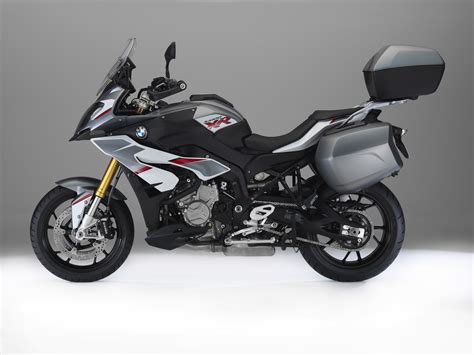 BMW adds new multi color paint for the S 1000 XR