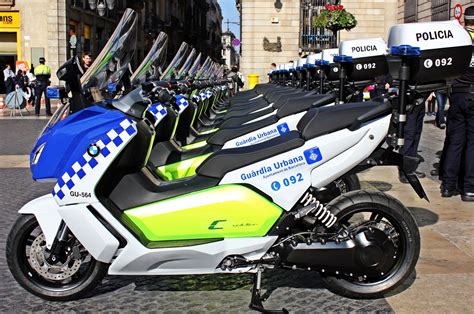 BMW delivers First Electric Maxi Scooters to Barcelona ...