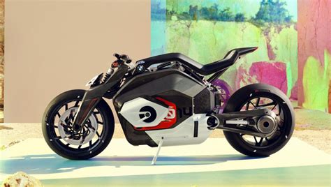 BMW presenta la Vision DC Roadster, su nueva moto eléctrica