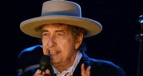 Bob Dylan  saca de la tumba  las canciones de Frank ...