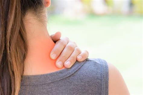 Bolas en el cuello por ESTRÉS: causas y tratamiento