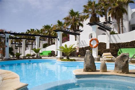 Booking.com: Aparthotel Esquinzo Y Monte Del Mar , Playa ...