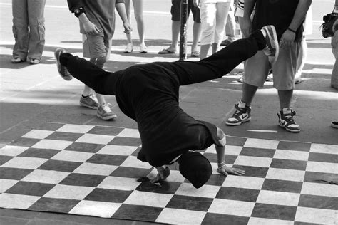 Breakdancers in Italy 8 | Running with the shadows | Flickr