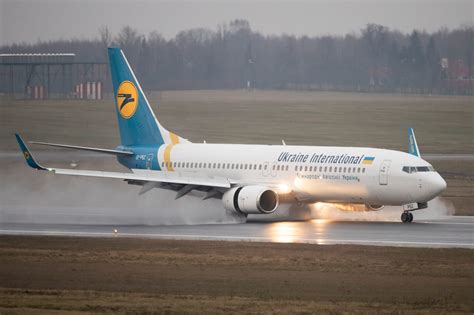 BREAKING | Ukraine Airlines Boeing 737 crashes in Iran ...