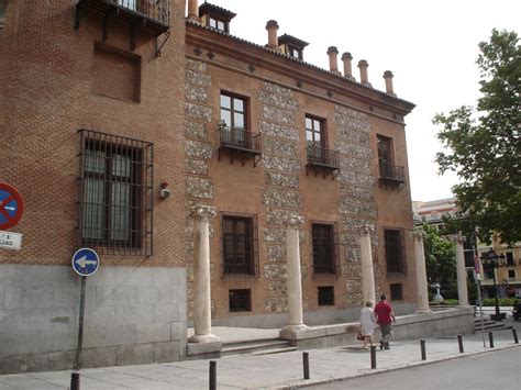 Buscador de Madrid: La casa de las siete Chimeneas