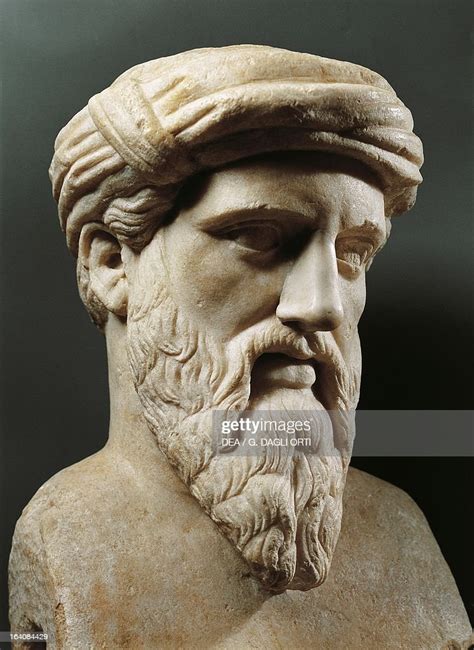 Bust of Pythagoras of Samos , ancient Greek philosopher,... Photo d ...